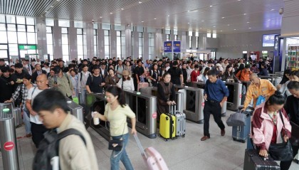 返程客流攀升，国铁集团郑州局计划加开高铁109列