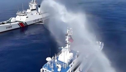 我海警船又被菲船撞伤，南海问题应该怎样解决？