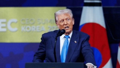 特朗普承认中美平起平坐，当面称中方不好对付，中方只说了12个字