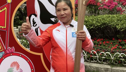 “惊喜，惊吓，不敢相信！”广州女骑手正在送外卖，忽然接到通知