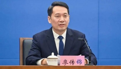 曾任共青团重庆市委书记，廖传锦已任荣昌区政府党组书记