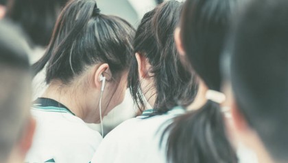 北大女生教职校，被提醒别对学生太好
