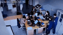演技爆发时刻！欢声笑语中拿下网逃人员