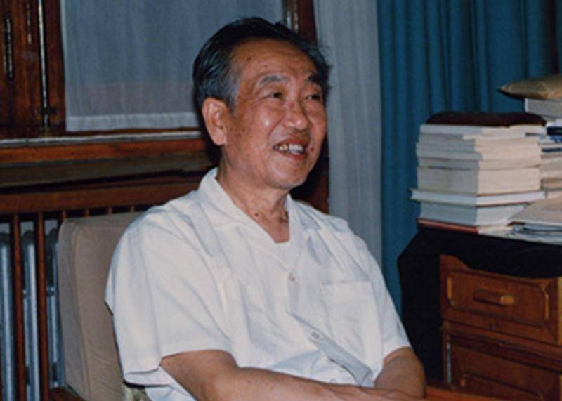 十一届三中全会后，他被任命为副总理，坚决支持修建三峡工程