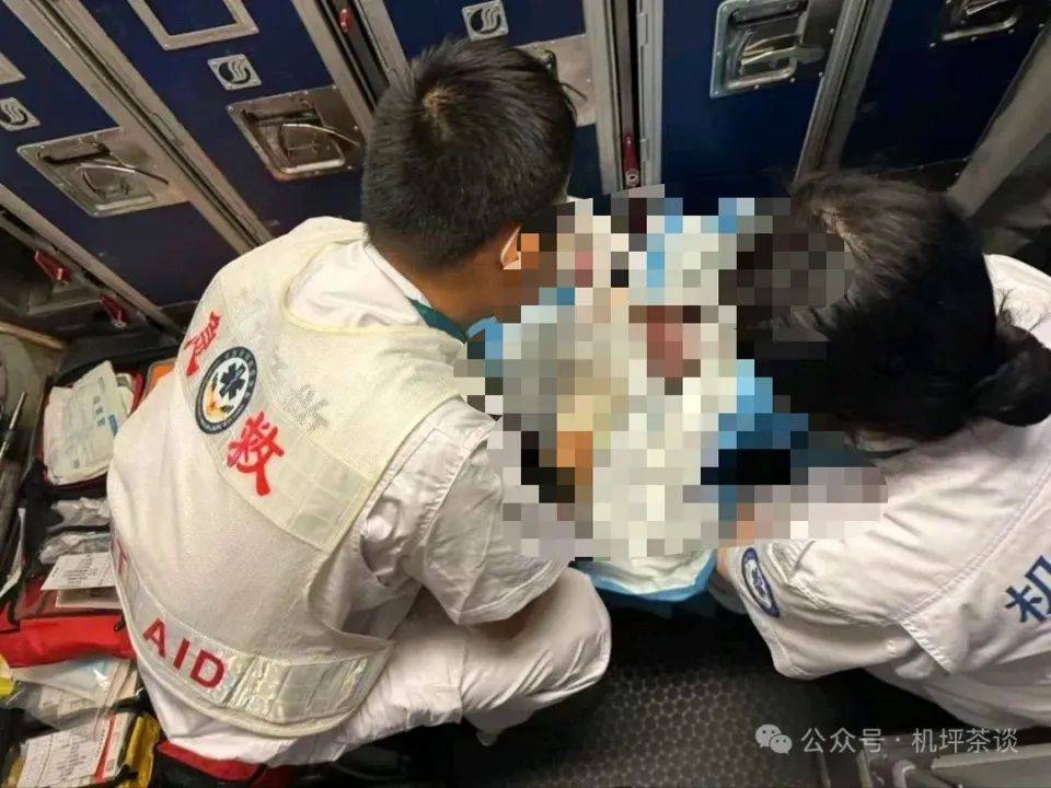 航班起飞前16岁独行女孩产下婴儿？机场人员急救送医，多方回应