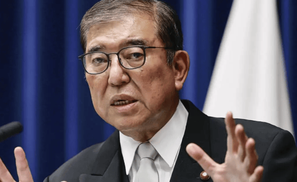 特朗普万万没想到，石破茂居然入了中方的眼，火速派美财长到日本要一个交代
