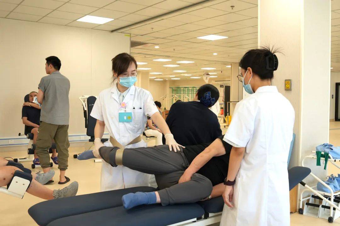 杭州32岁小伙每天打篮球到深夜，一查“韧带撕裂”！近期多人中招