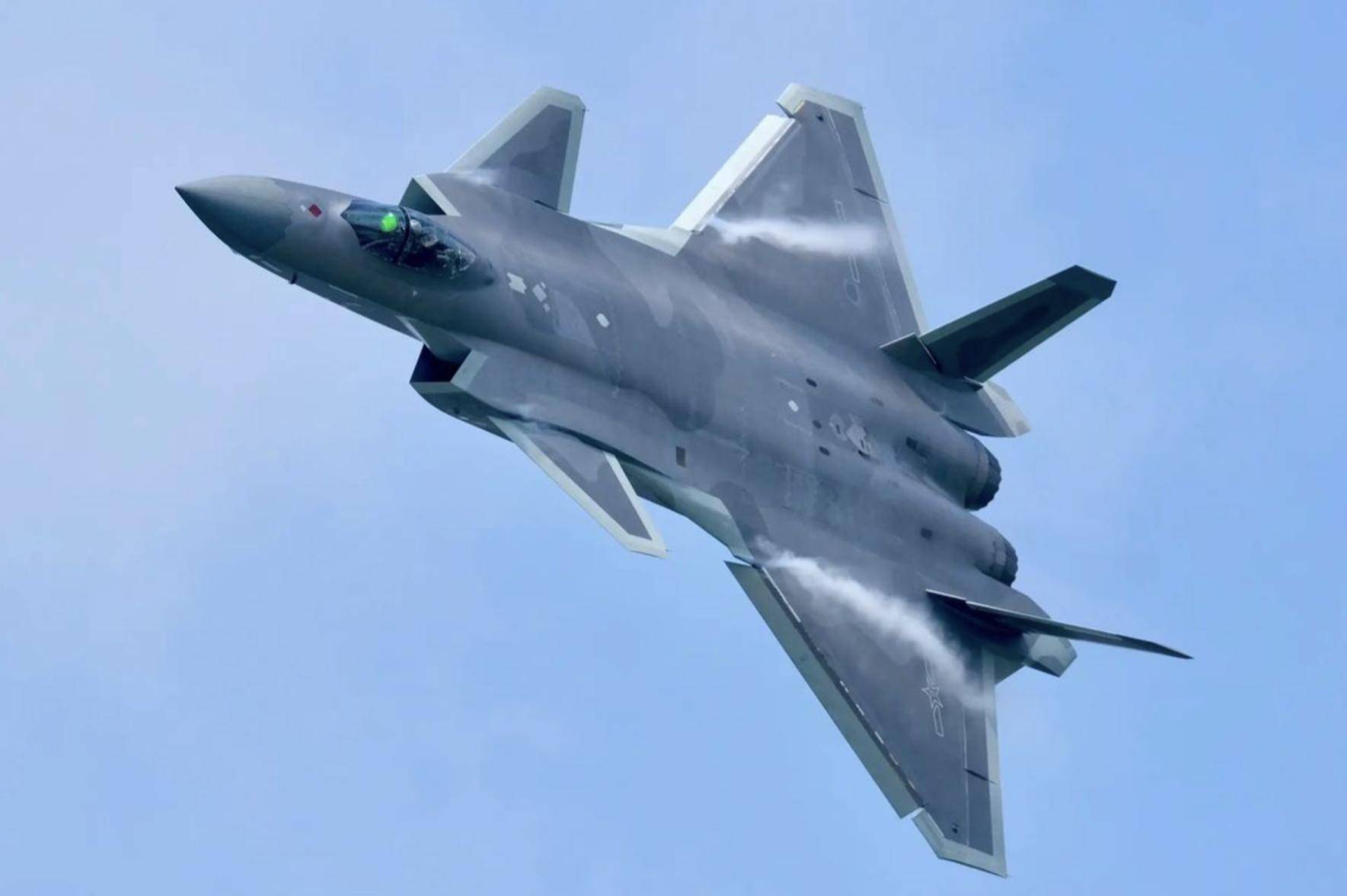 突防成功！歼-20隐形巡航对马海峡，美日韩防空雷达集体失灵？
