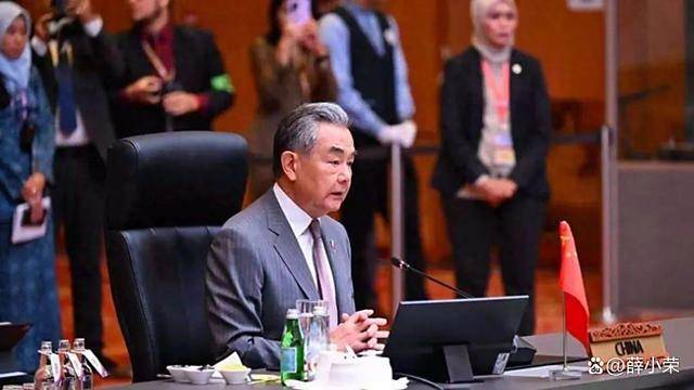 拒绝中方邀请后，韩外长深夜致电北京，王毅三句话点破韩方小心思