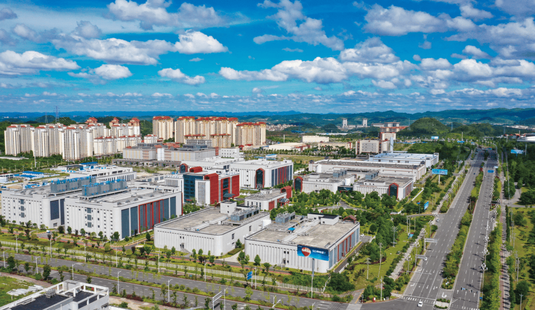 贵州省委常委、贵阳市委书记胡忠雄：统筹发展和安全 做强做优数字经济