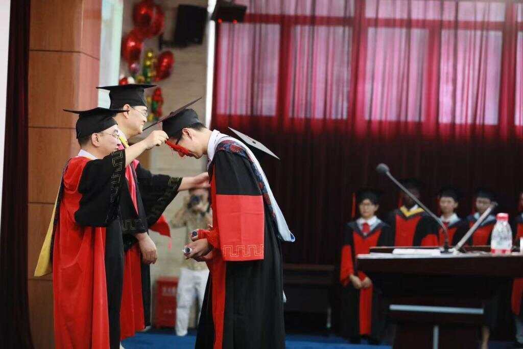 学历不应该是枷锁！中科院博士辞职开民宿，年营收400万，从高材生到成功创业者