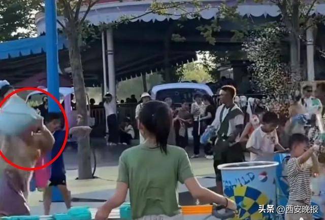 景区道歉：涉事演员终止演出，已被清退！