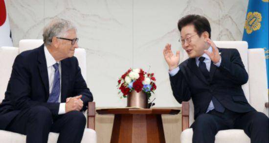 “时隔三年再次访韩” 韩媒：李在明会见比尔·盖茨