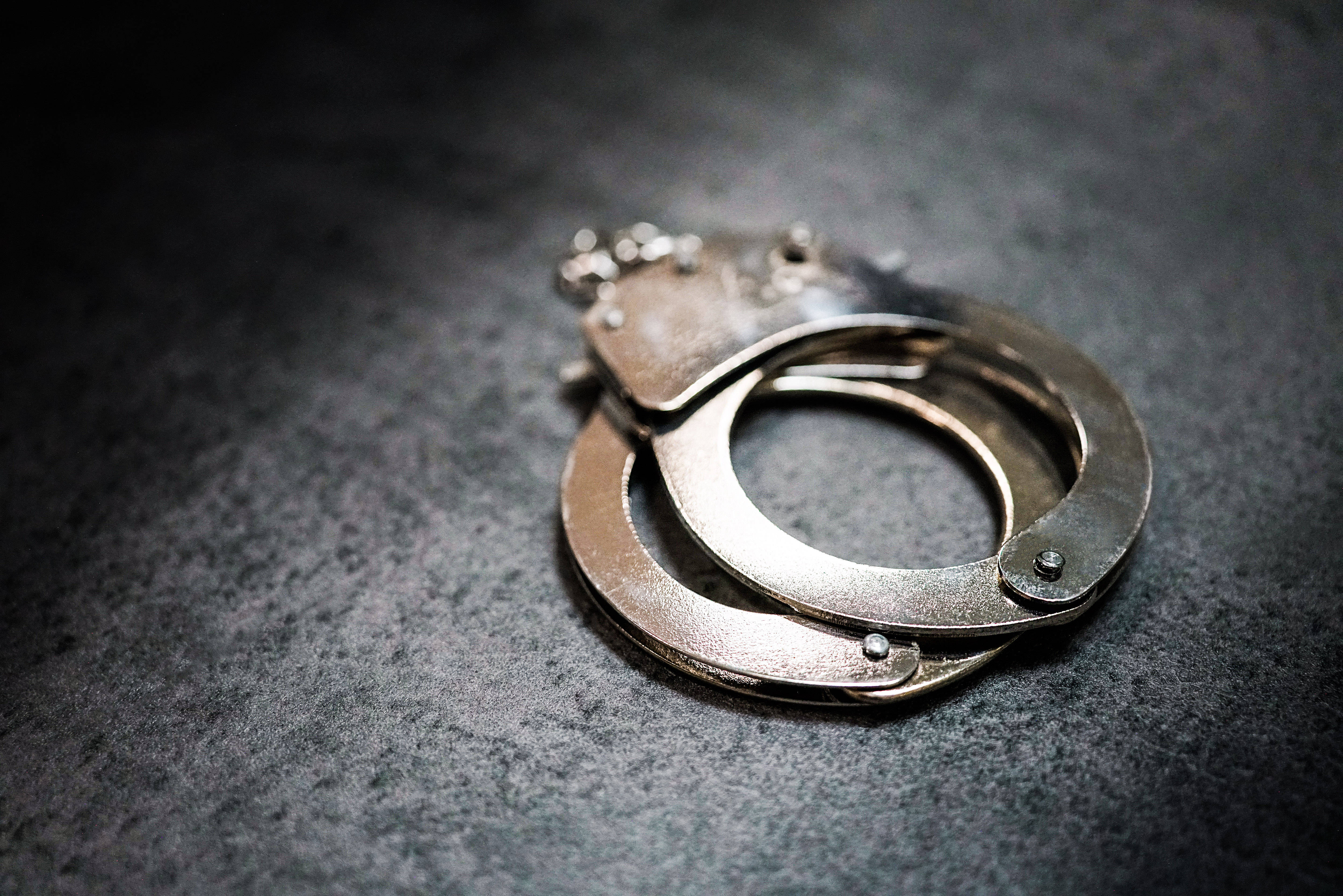 重大职务犯罪嫌疑人梁小菲被遣返回国，曾任广西莱德投资实控人