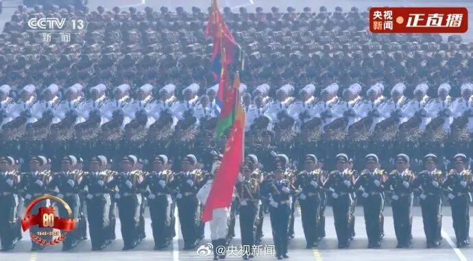 歼20S、DF61导弹，震撼亮相！三支兵种首次亮相天安门广场，空中梯队战机起飞