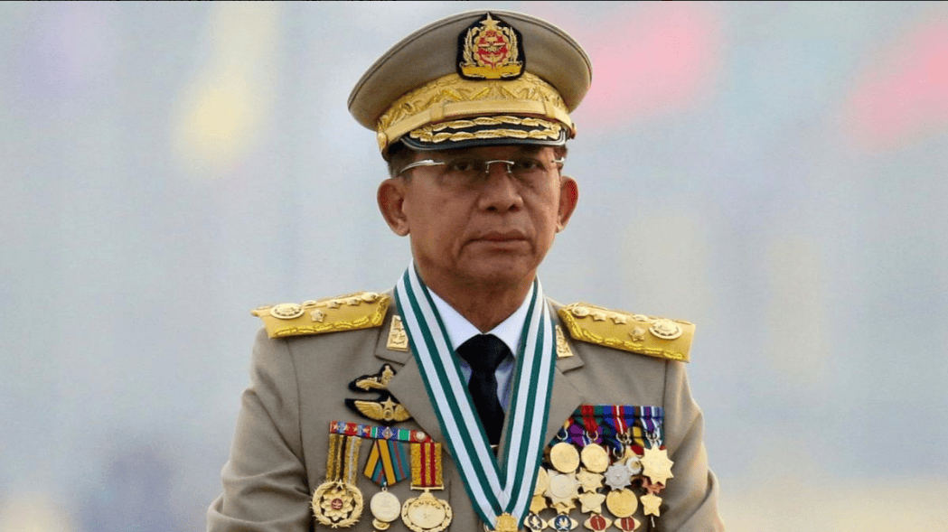 九三阅兵结束，缅甸代总统敏昂莱最后一个离开中国，临走前提出一个不情之请