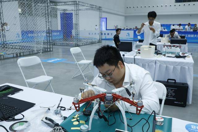 湖北省第二届“数字工匠”职工技能大赛圆满闭幕