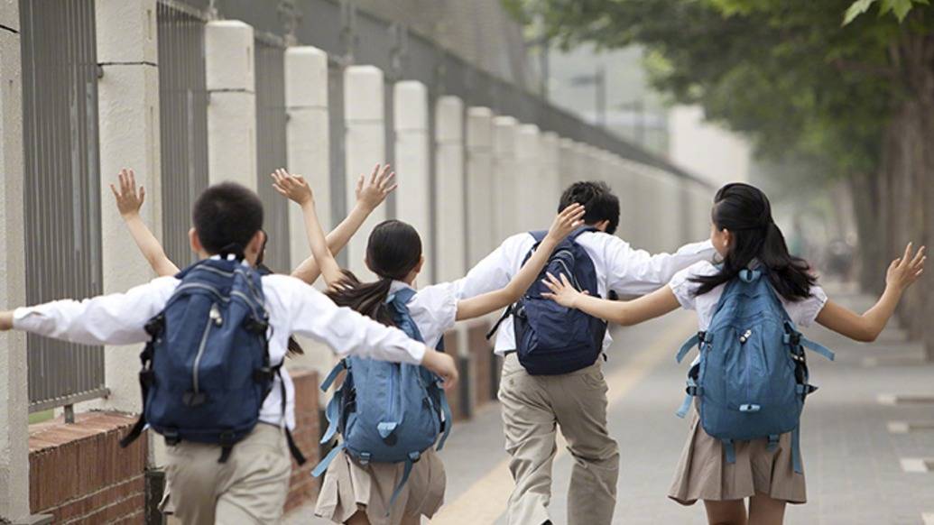 多地将从今秋起试行中小学“春秋假”，湖北恩施明确春季和秋季学期放假均不少于1周
