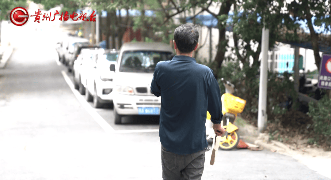 心酸!12岁男孩“独居”贵阳一安置房内,父亲回应:迫于无奈,因为……