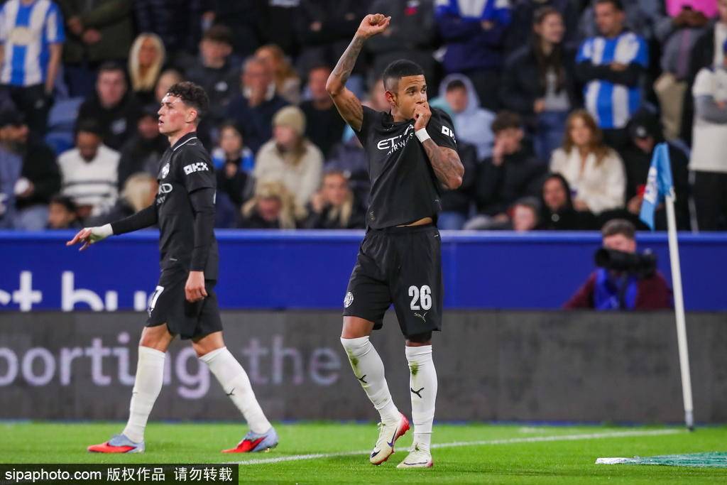 联赛杯-福登传射萨维尼奥破门 曼城2-0哈德斯菲尔德晋级