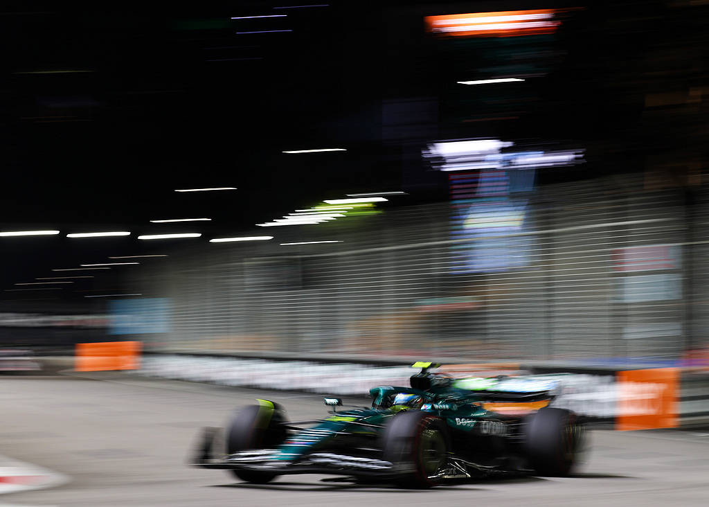 F1新加坡站-拉塞尔夺冠维斯塔潘第二 迈凯伦卫冕车队总冠军