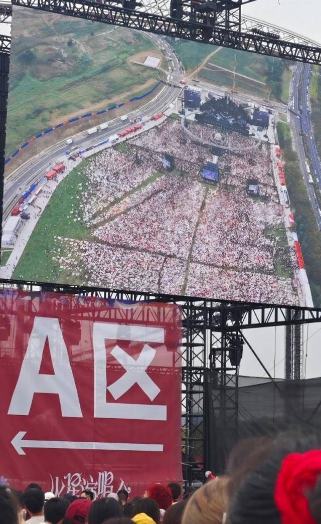 南京“登顶”旅游榜背后：七天六场音乐节，票根经济成流量密码｜华夏双节观察