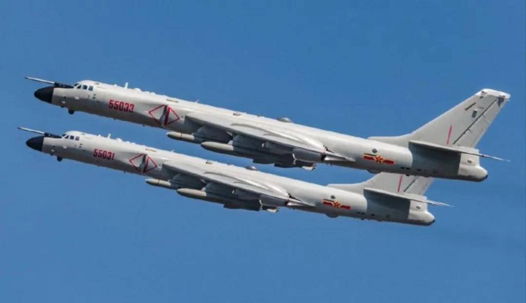 军迷热议！《舰载武器》曝光四发轰-6改进方案：航程14000公里？