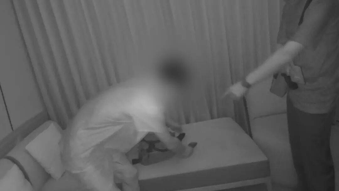 一对男女在上海某酒店神秘接头，没多久女子报警：他拿了我的钱跑了！
