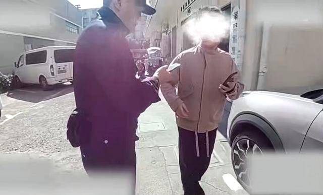 赶紧退！全群都是“气氛组” 只有你一人在“投资”