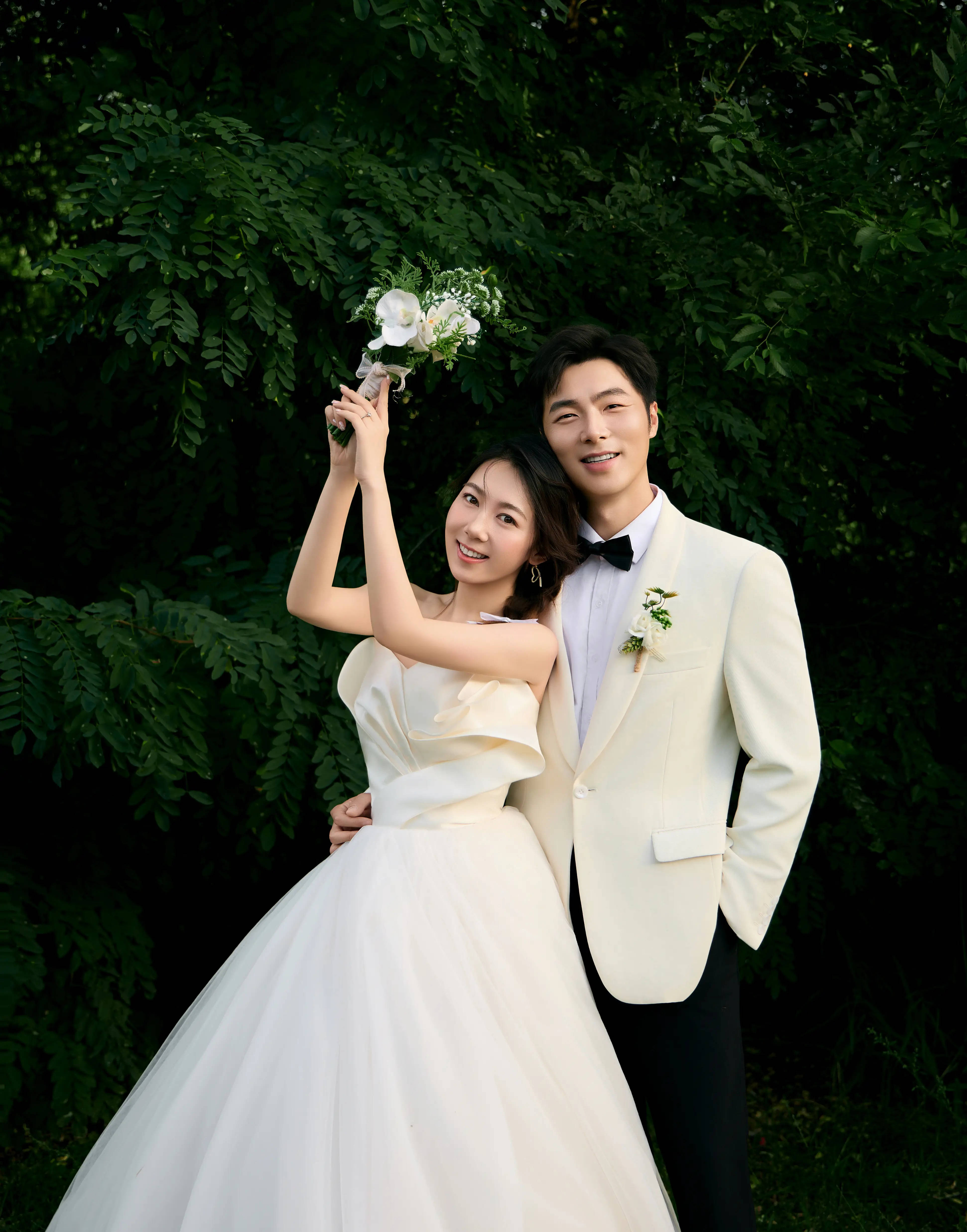 最强售后！演员方文强刘文曲官宣结婚 谭松韵刘昊然送祝福