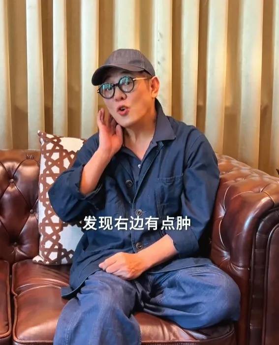 李连杰脱衣展示无疤痕上身，辟谣“换心脏”传闻，此前曾因颈部良性肿块接受手术切除