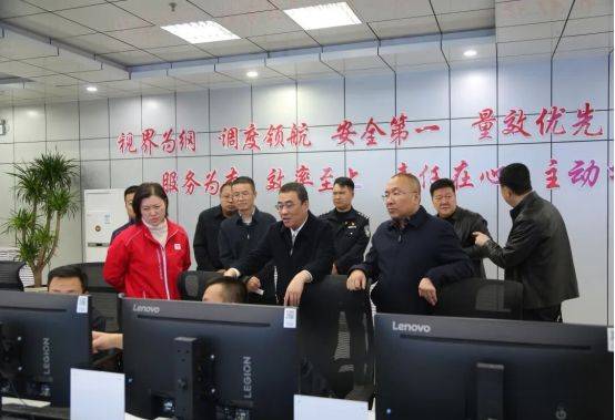 榆林市公安局副局长史克兢到延长石油定边厂调研平安油田建设工作