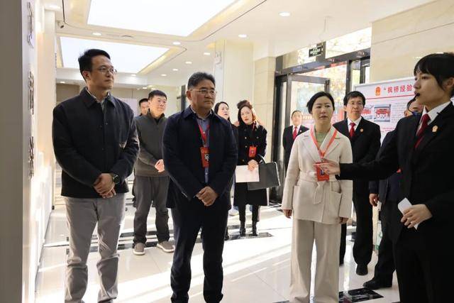 管城区人大常委会视察法院知产审判工作
