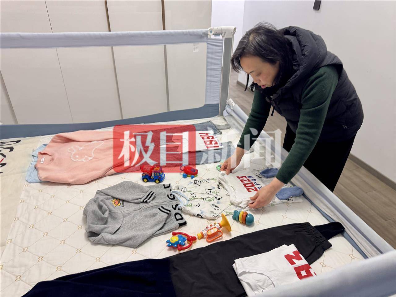 14秒连续加速，两脚踩到底的油门，“景德镇一家三口被撞亡案”背后的罪名之争